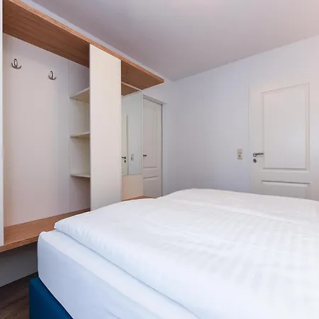 Gemuetliche Mit Balkon 아파트